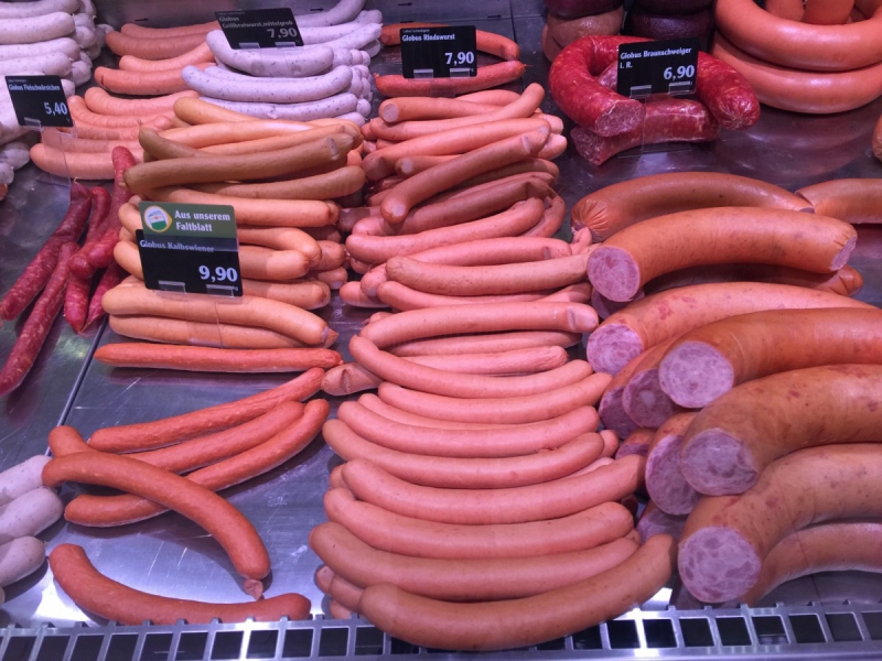 charcuterie-CORRENS-min_sausages_meat_butchery-1069321